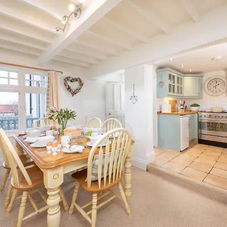 The Beach House, Sandsend Holiday home *